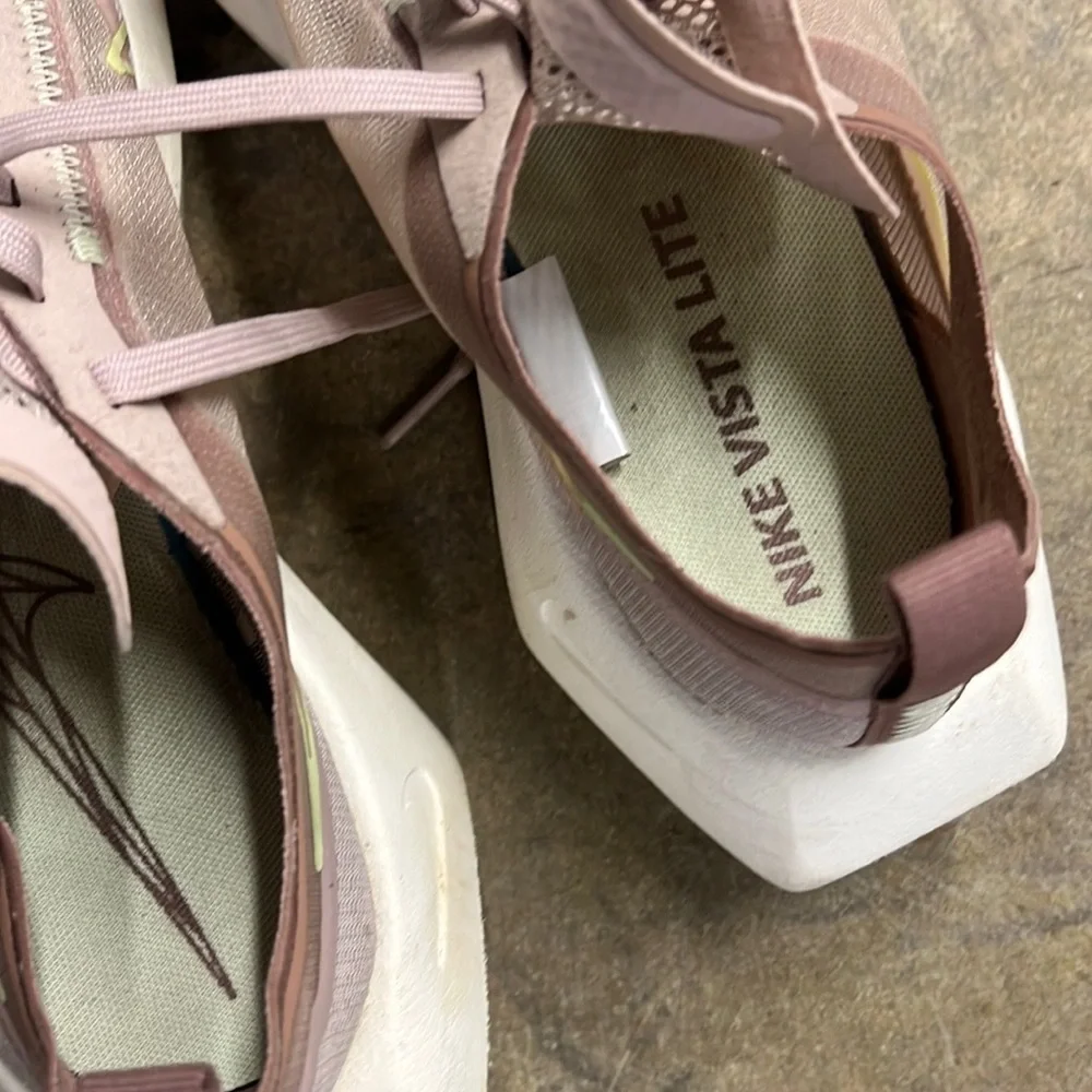 Nike Vista Lite Women's Pink Running Shoes size 39.5 /9